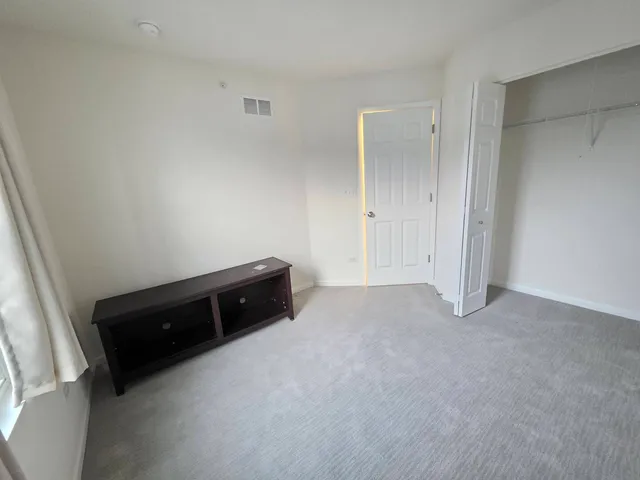 $3,250 | 4449 Monroe Court, Naperville, IL 60564