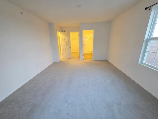 $3,250 | 4449 Monroe Court, Naperville, IL 60564