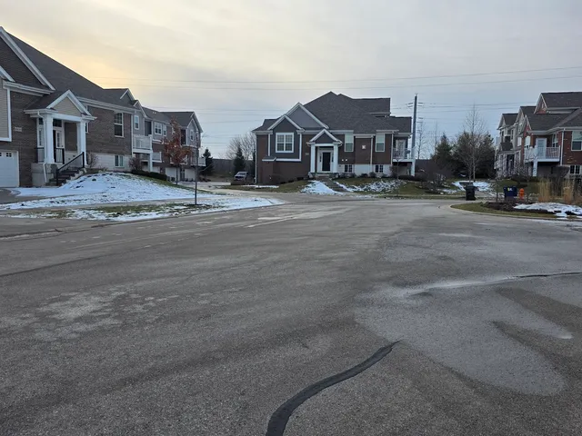 $3,250 | 4449 Monroe Court, Naperville, IL 60564