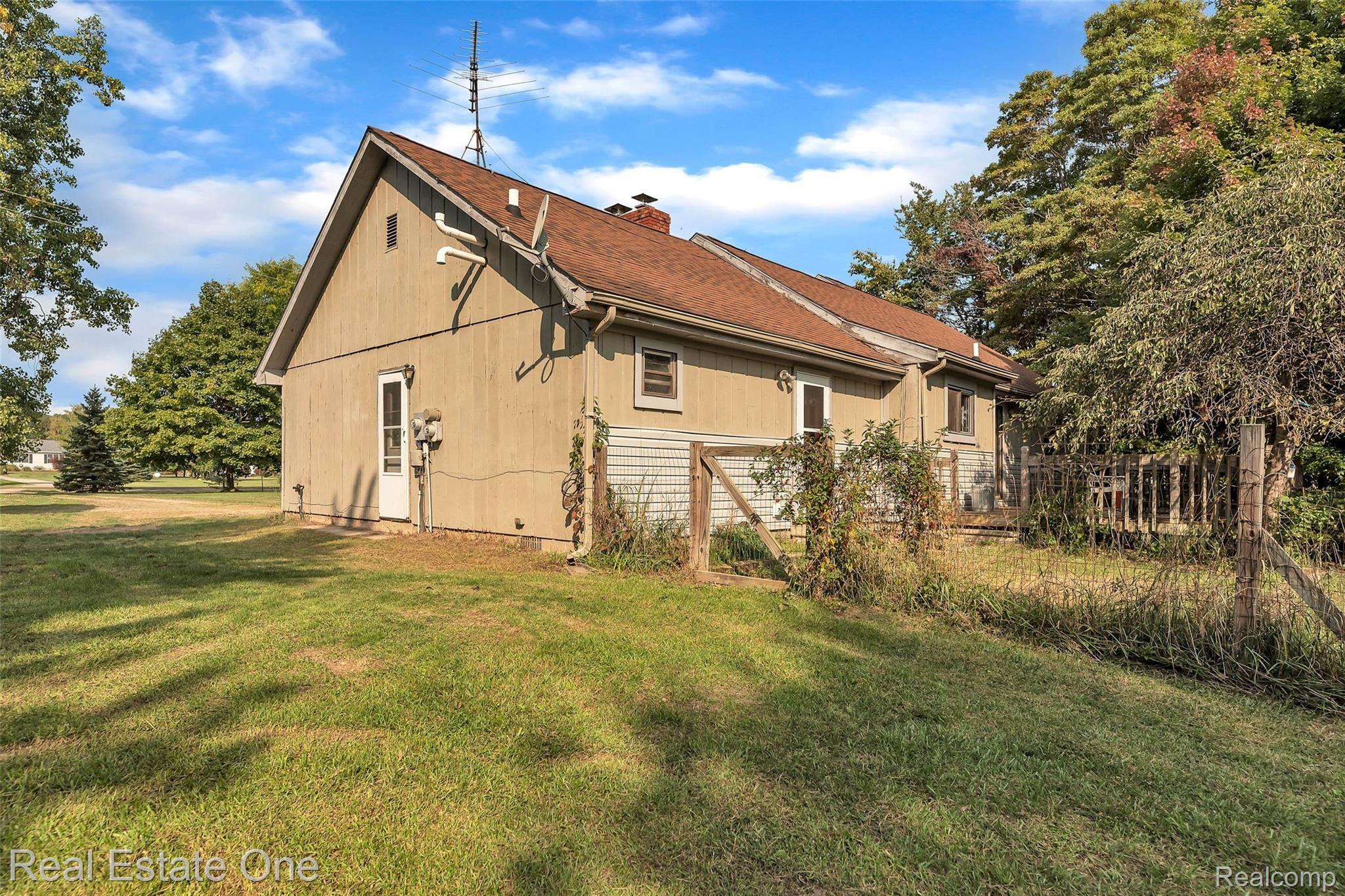 5400 North Fleming Road Fowlerville, MI 48836 - Photo 32 of 40 37-5400 Fleming Rd-WindowStill-Real.jpg