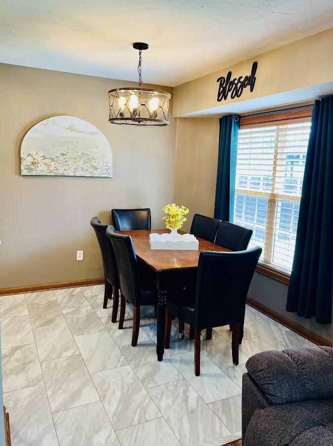 201 Prairie Lane Monett, MO 65708 - Photo 10 of 26 dining 1