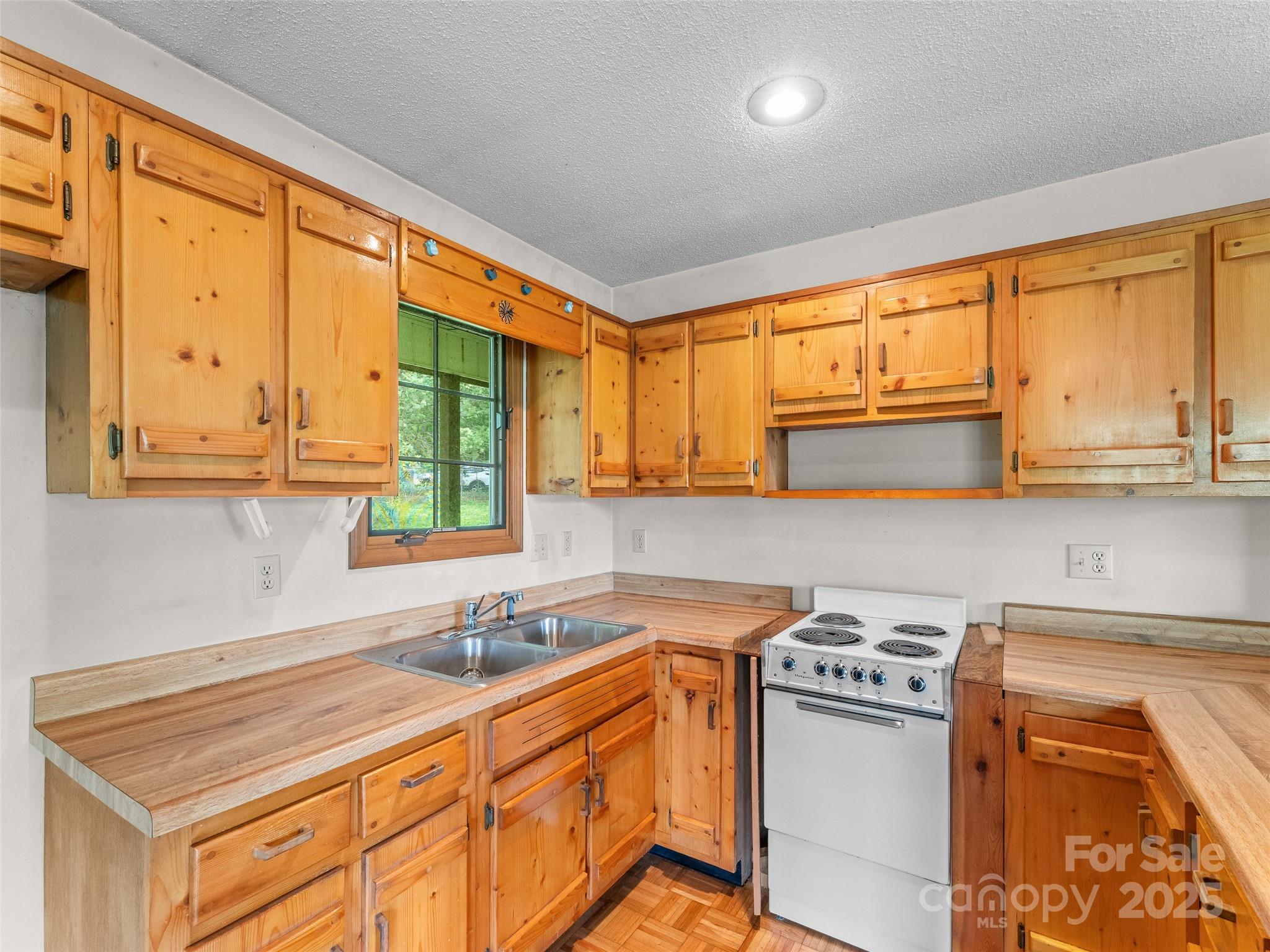 48 Israel Road Brevard, NC 28712 - Photo 6 of 19 Gallery Image 6
