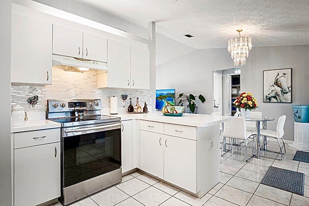 200 Southwest Ridgecrest Drive Port St. Lucie, FL 34953 - Photo 20 of 56 IMG_8470