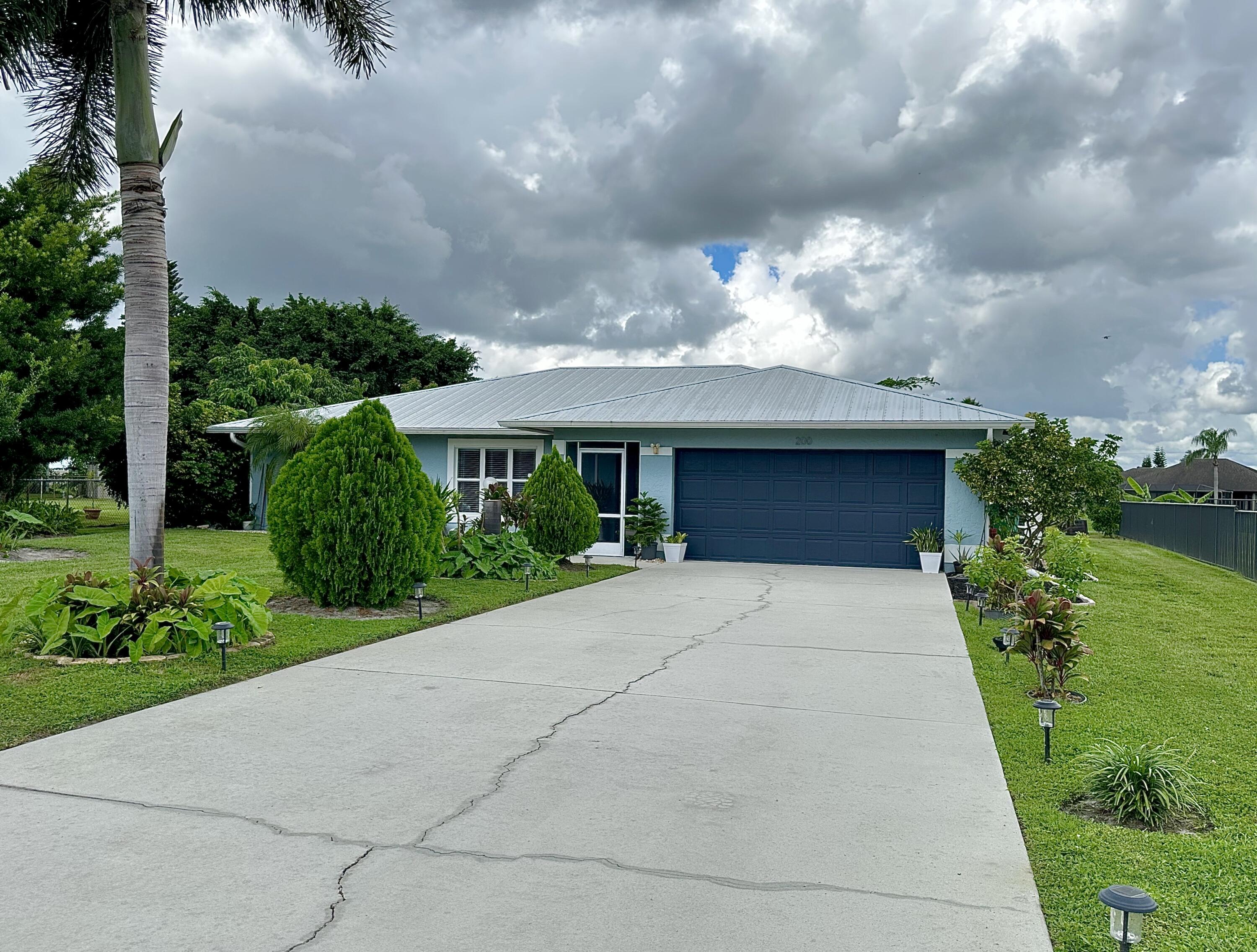 200 Southwest Ridgecrest Drive Port St. Lucie, FL 34953 - Photo 5 of 56 IMG_3997