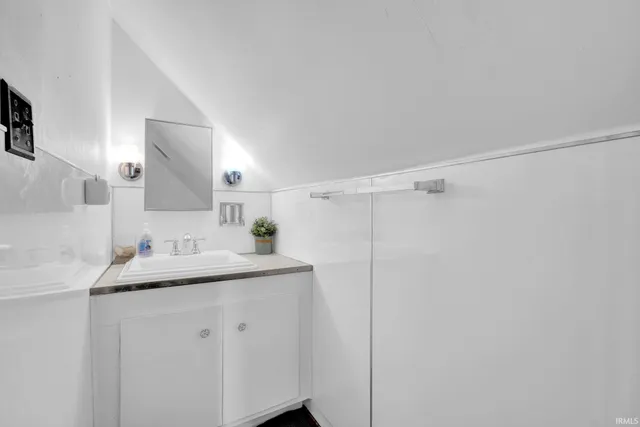 $225,000 | 425 North 9th Street, Mitchell, IN 47446