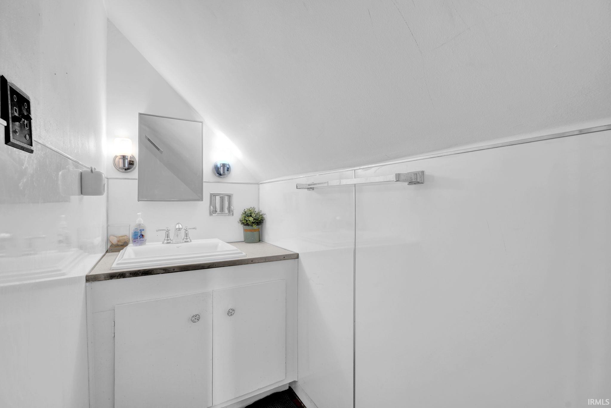 425 North 9th Street Mitchell, IN 47446 - Photo 22 of 30