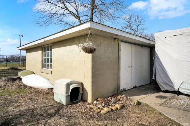 $225,000 | 425 North 9th Street, Mitchell, IN 47446