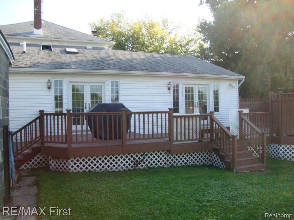 16131 Stephens Road Eastpointe, MI 48021 - Photo 25 of 28 DSC04852.jpg