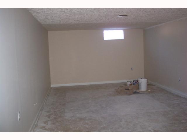 1605 Case Road Columbus, OH 43224 - Photo 4 of 5
