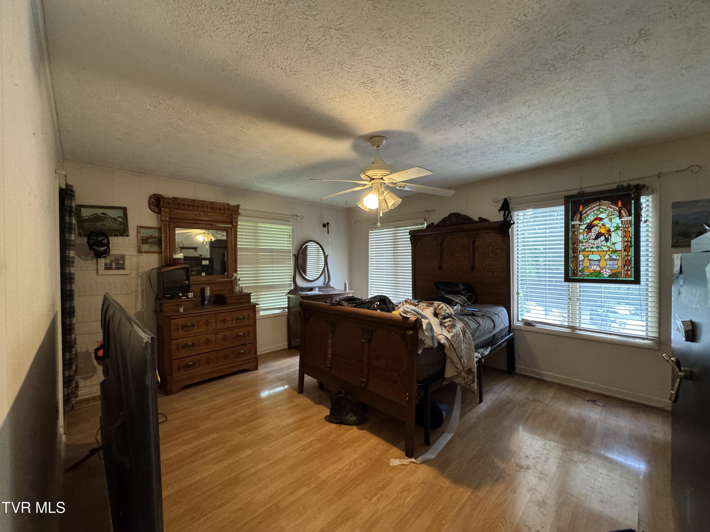 649 Sugar Run Road Jonesville, VA 24263 - Photo 13 of 31 MASTER BEDROOM