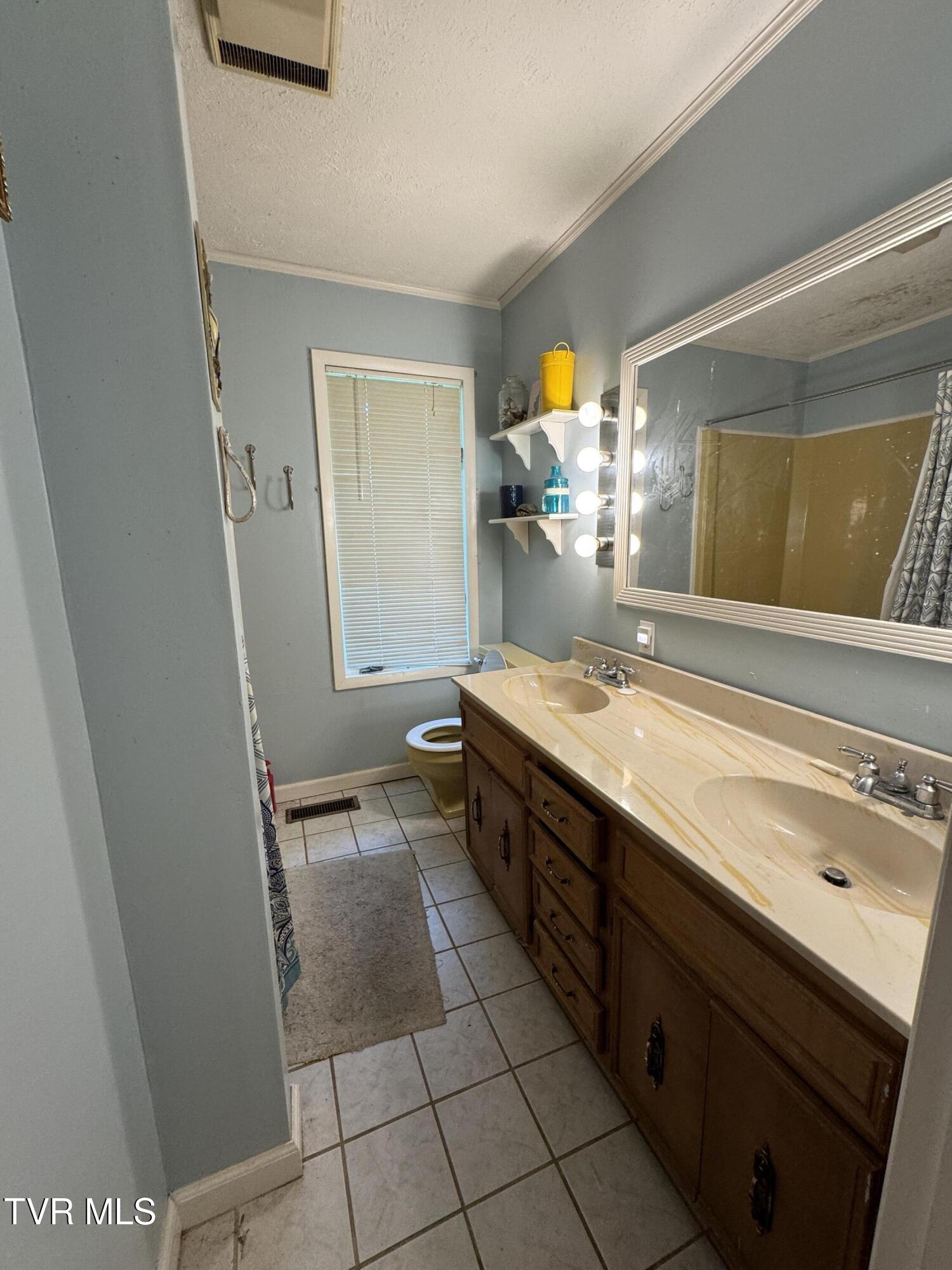 649 Sugar Run Road Jonesville, VA 24263 - Photo 18 of 31 BATHROOM 2 VANITY