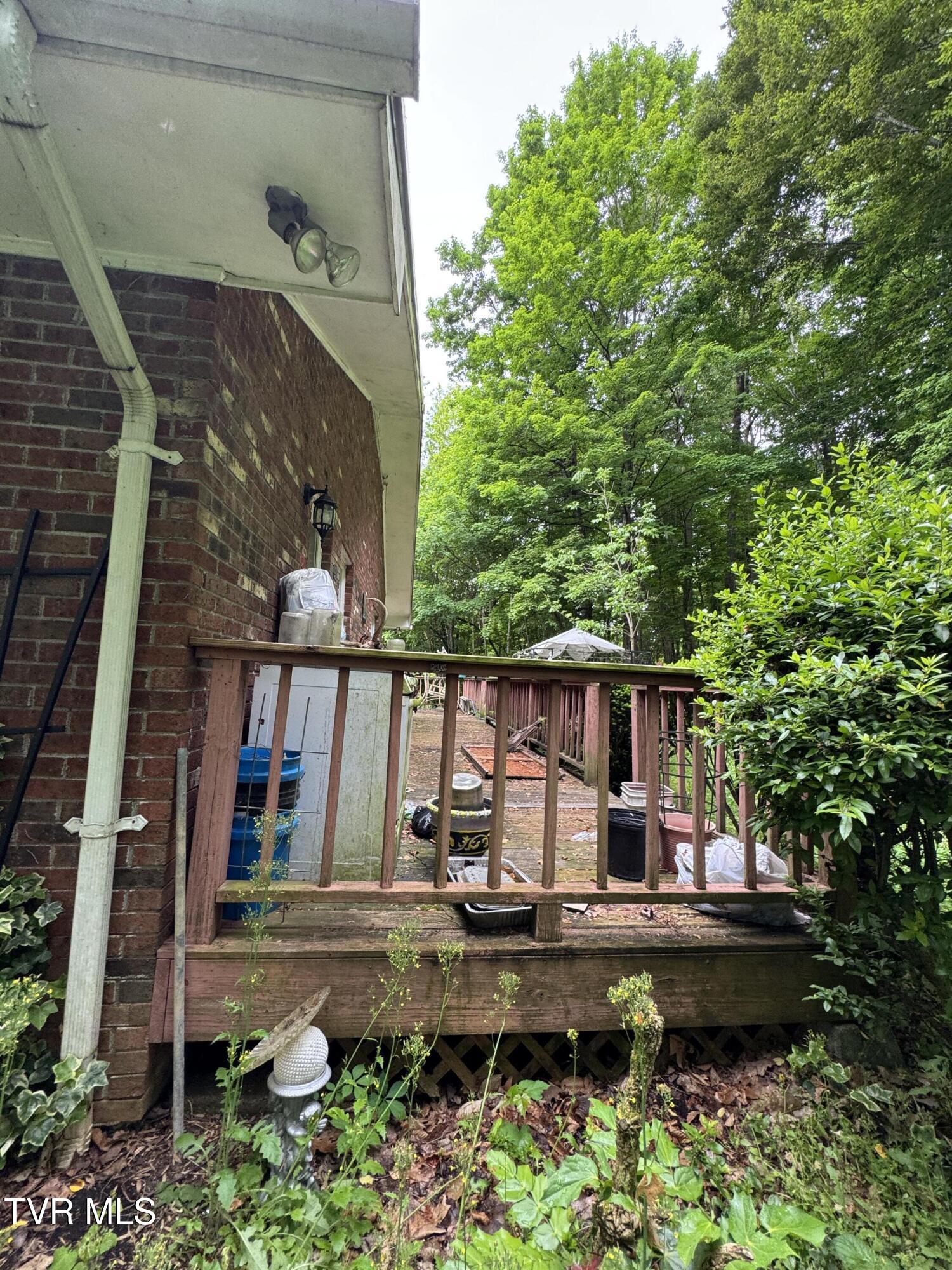 649 Sugar Run Road Jonesville, VA 24263 - Photo 4 of 31 DECK OFF DINING ROOM
