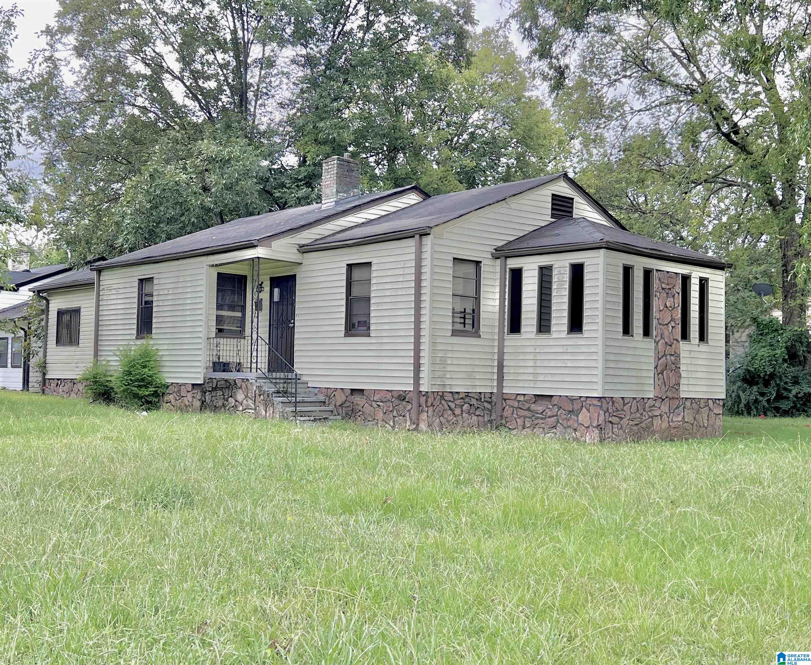 200 23rd Street Southwest Birmingham, AL 35211 - Photo 1 of 14