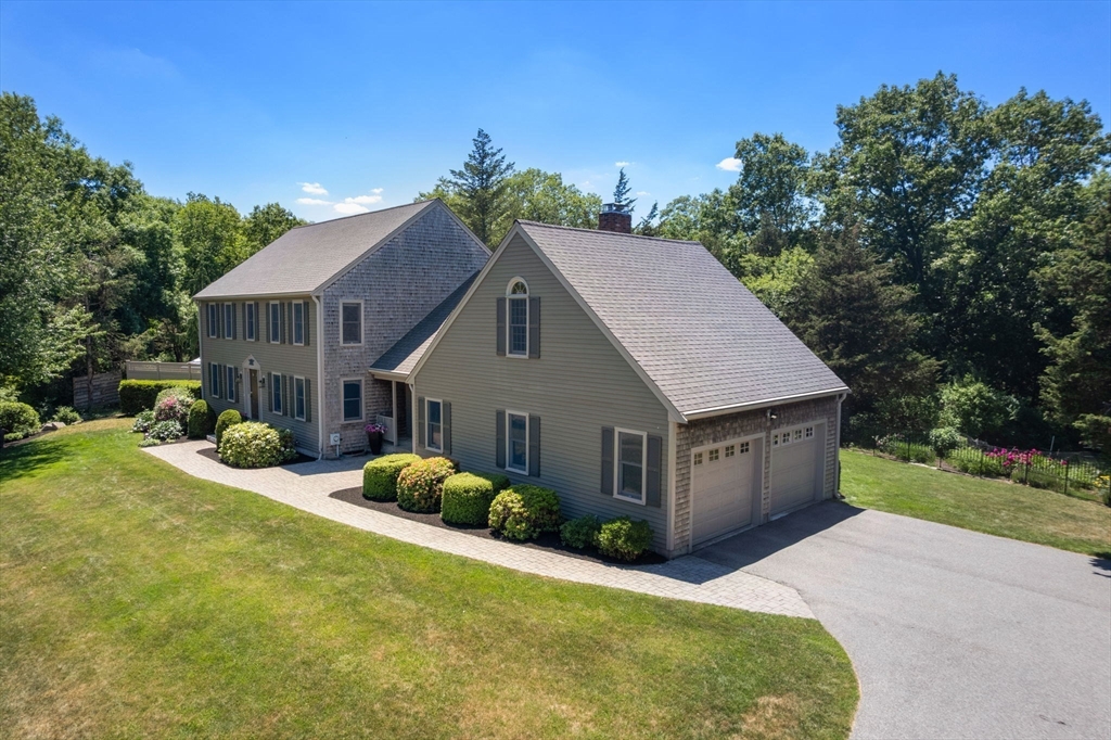 8 Ringbolt Road Hingham, MA 02043 - Photo 3 of 40