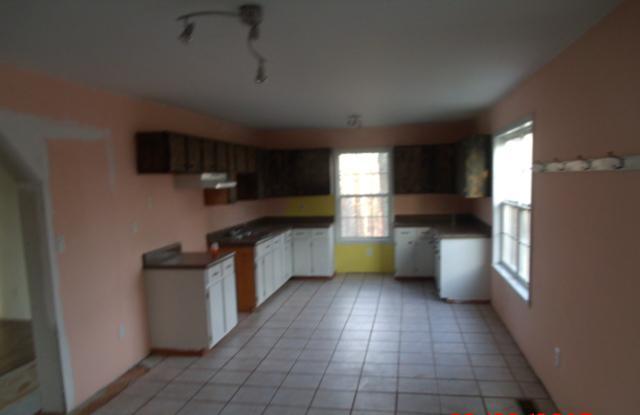 120 Gower Road Charlotte, TN 37036 - Photo 3 of 5 Gallery Image 3