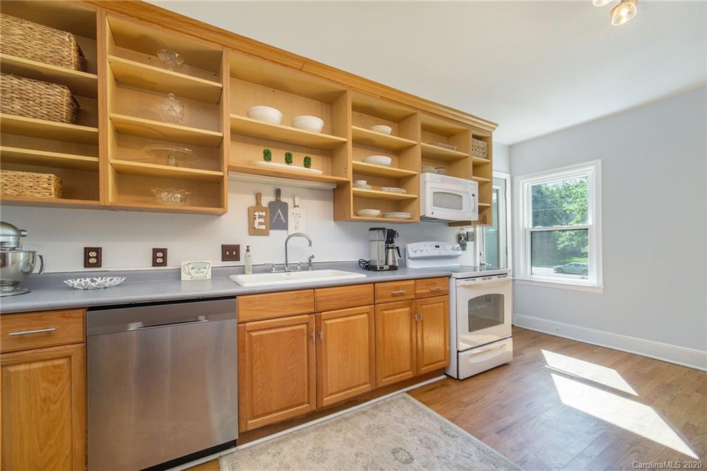 2038 South Wendover Road Charlotte, NC 28211 - Photo 7 of 26 Gallery Image 7