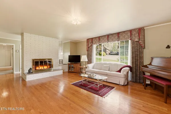 $525,000 | 5909 Weems Road, Knoxville, TN 37918