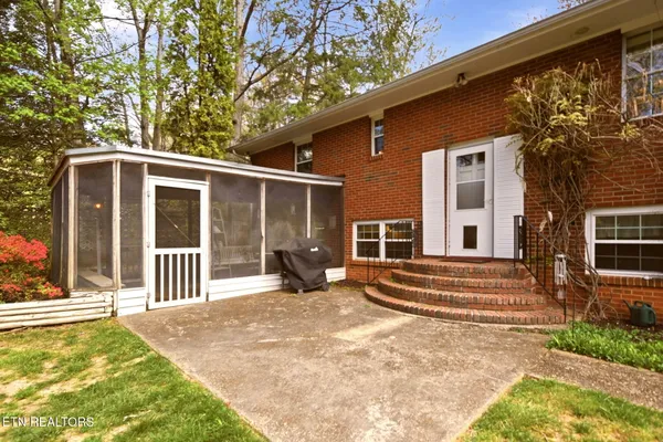 $525,000 | 5909 Weems Road, Knoxville, TN 37918