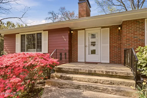 $525,000 | 5909 Weems Road, Knoxville, TN 37918