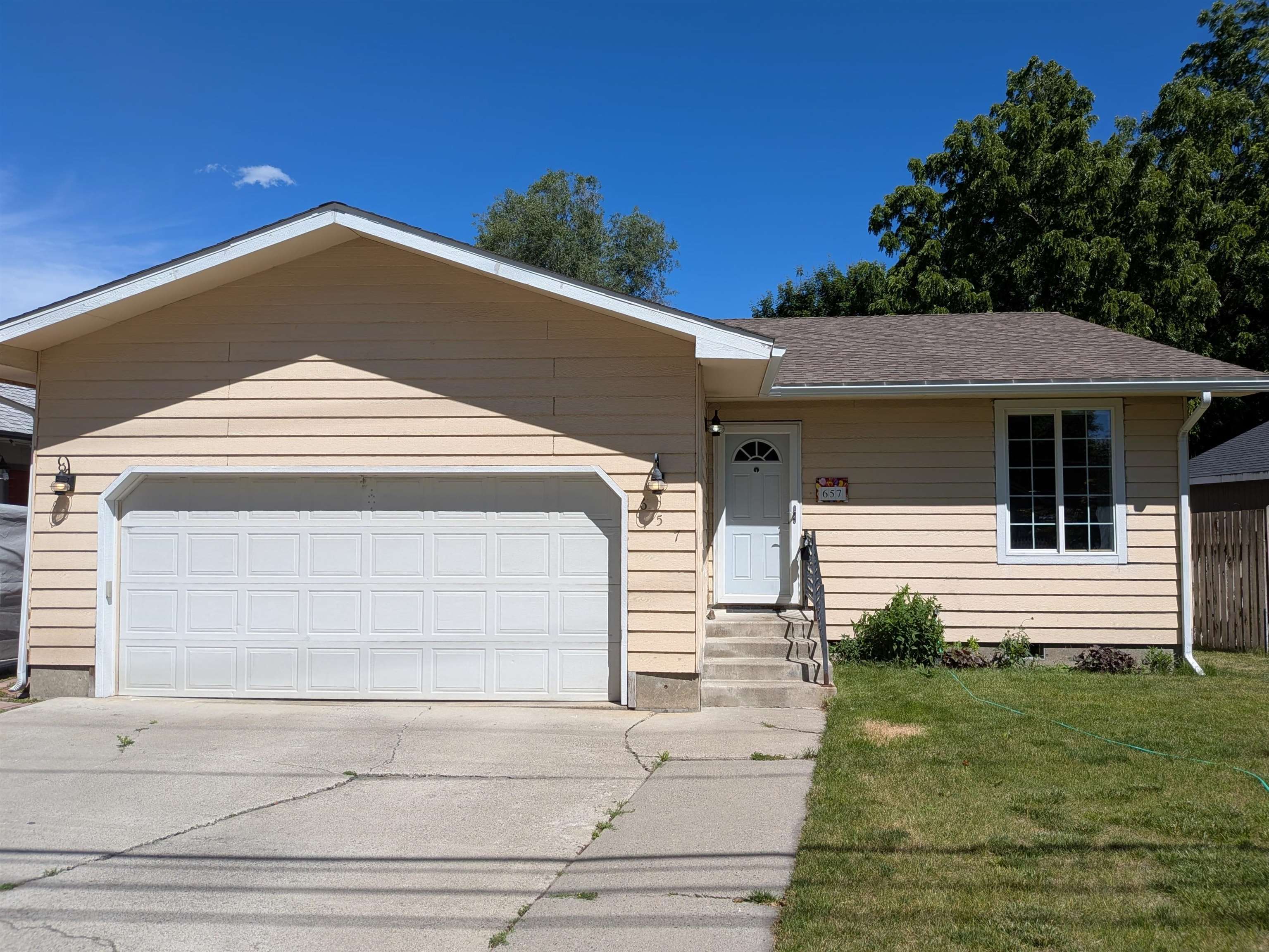 657 South Freya Street Spokane, WA 99202 - Photo 1 of 20
