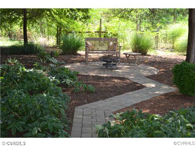 13501 Butlers Road Amelia Court House, VA 23002 - Photo 5 of 12 Yard/Garden