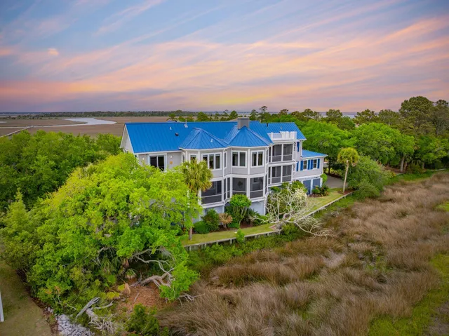 $3,850,000 | 8 Seagrass Lane, Isle of Palms, SC 29451