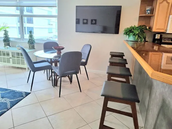 $4,000 | 1421 South Ocean Boulevard, Unit 318, Pompano Beach, FL 33062