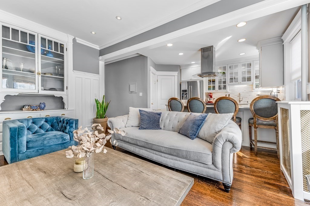 378 Riverway, Unit 6 Boston, MA 02115 - Photo 2 of 16