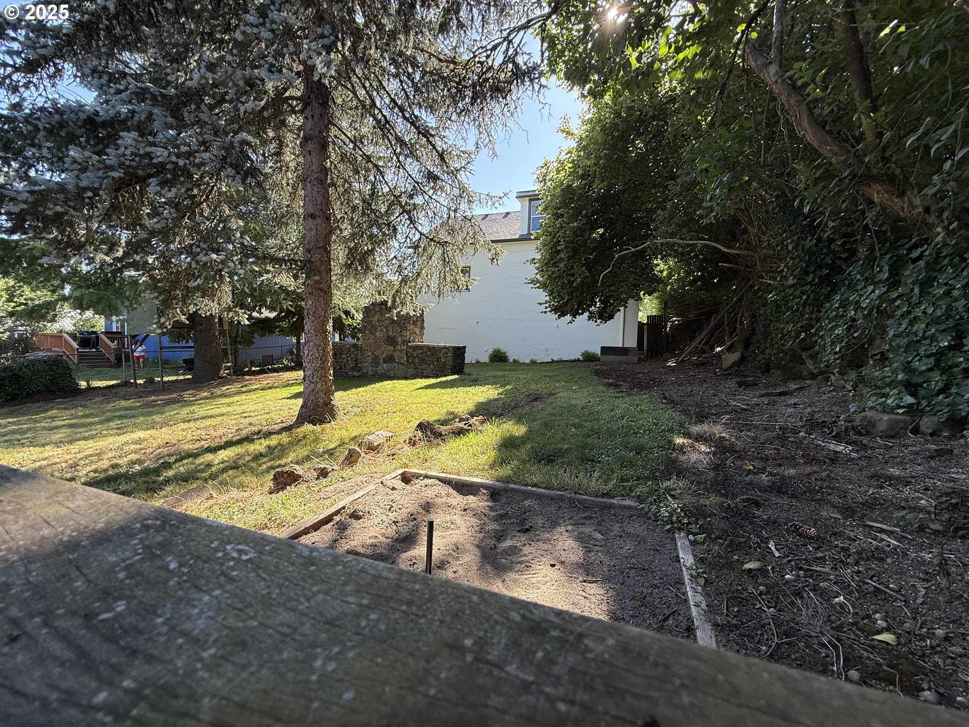 632 Southwest Utah Street Camas, WA 98607 - Photo 25 of 27 a view of a yard with swimming pool