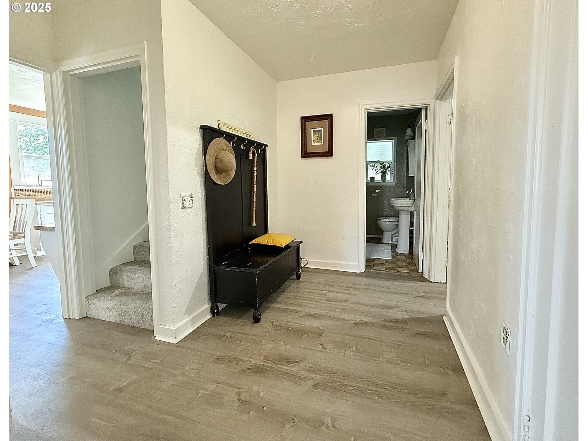 632 Southwest Utah Street Camas, WA 98607 - Photo 6 of 27 a view of an entryway door