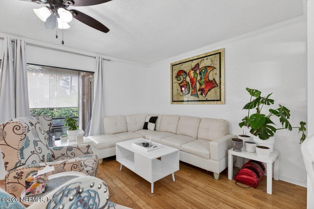 8880 Old Kings Road South, Unit 34 Jacksonville, FL 32257 - Photo 21 of 39 Living Room