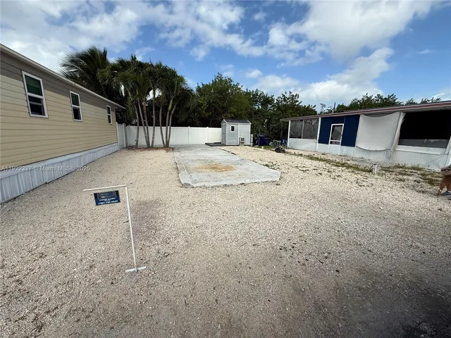 a house view with a outdoor space