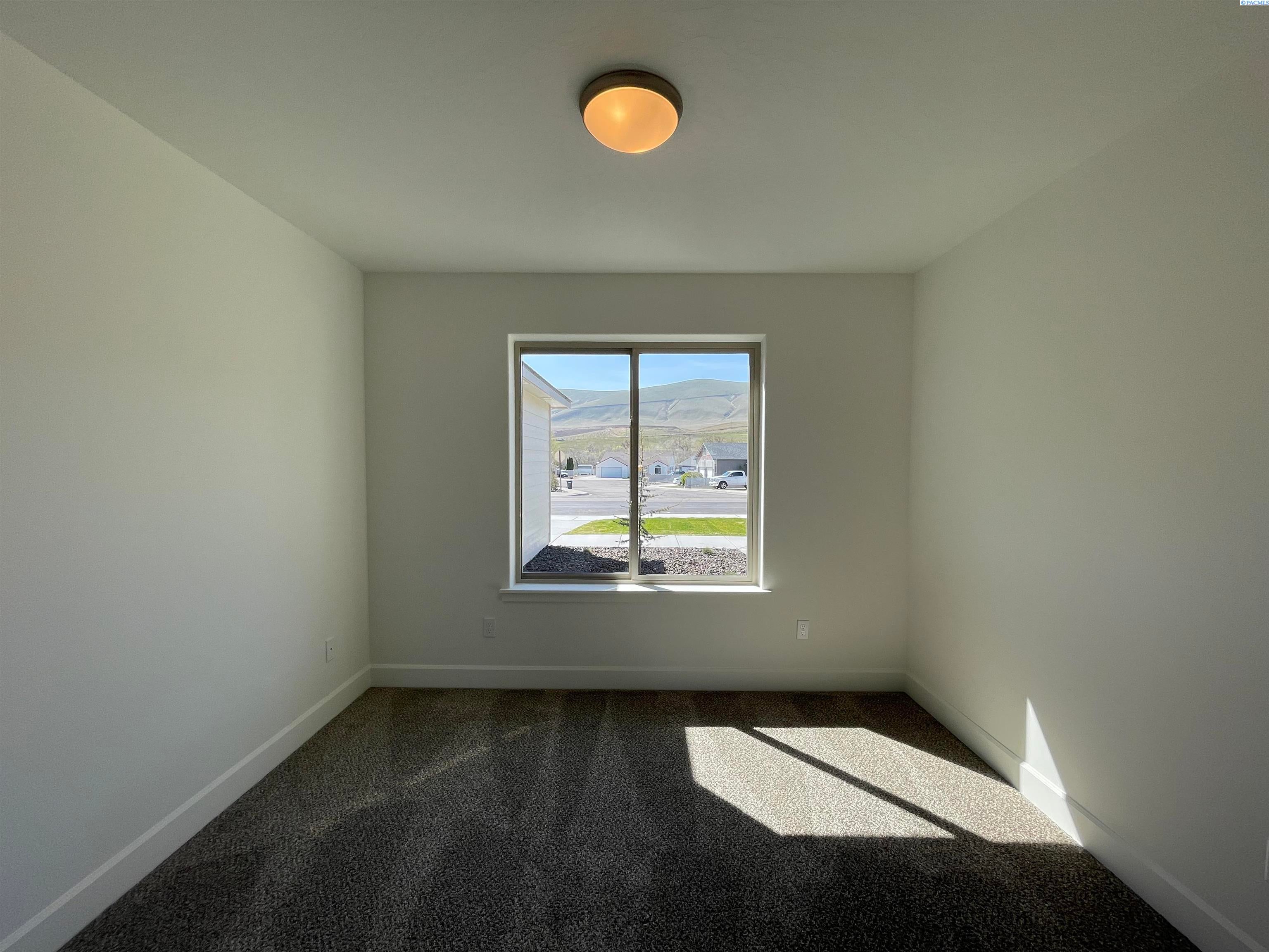 1606 Kendall Road Benton City, WA 99320 - Photo 12 of 18 Gallery Image 12