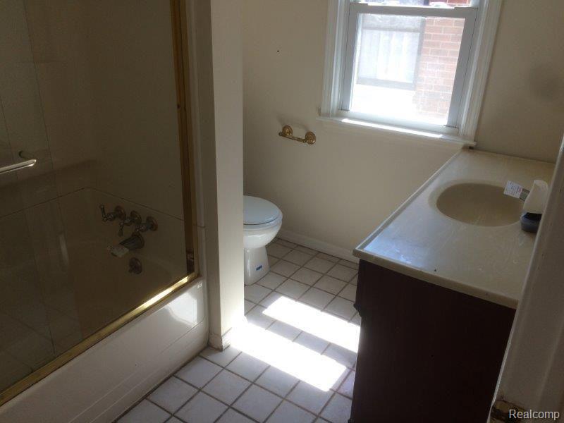 482 Fisher Road Grosse Pointe Farms, MI 48230 - Photo 5 of 15
