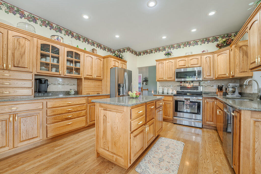 5126 Becht Road Coloma, MI 49038 - Photo 4 of 33 017_dsc08826-hdr_460