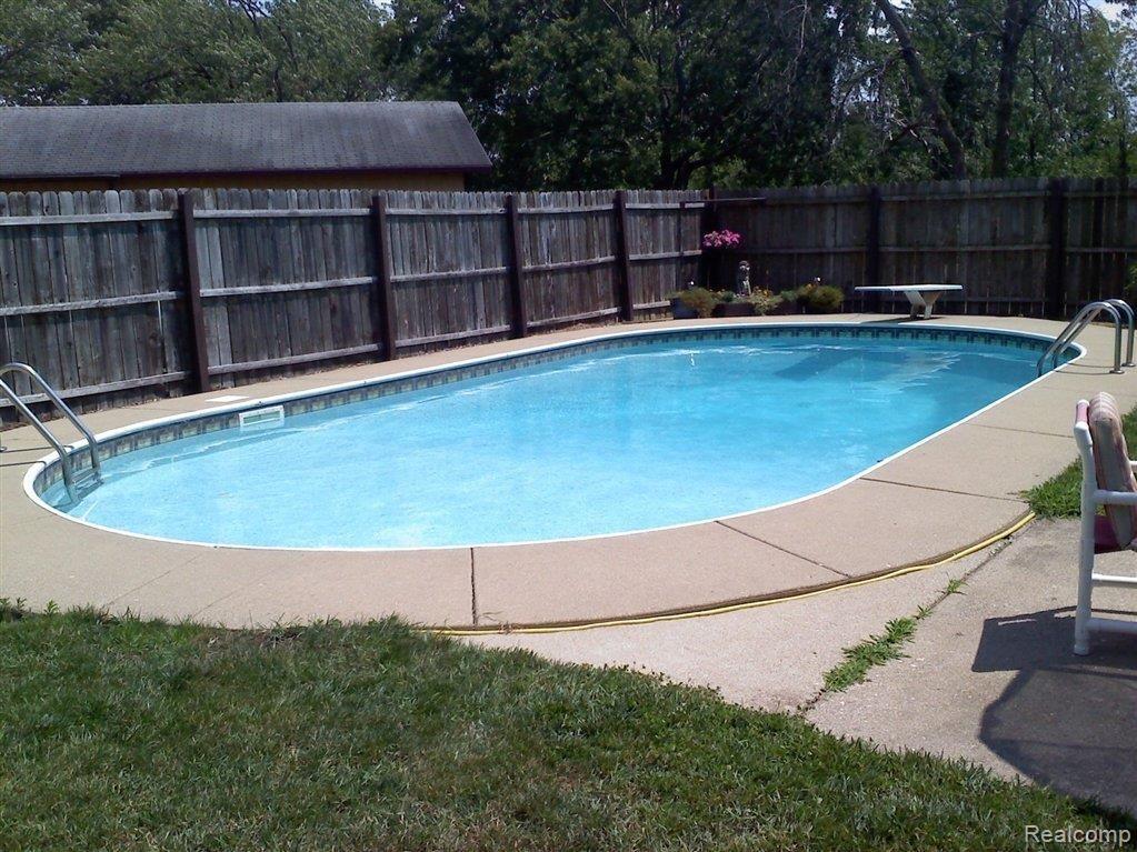 7050 South Durand Road Durand, MI 48429 - Photo 18 of 18 more pool.jpg