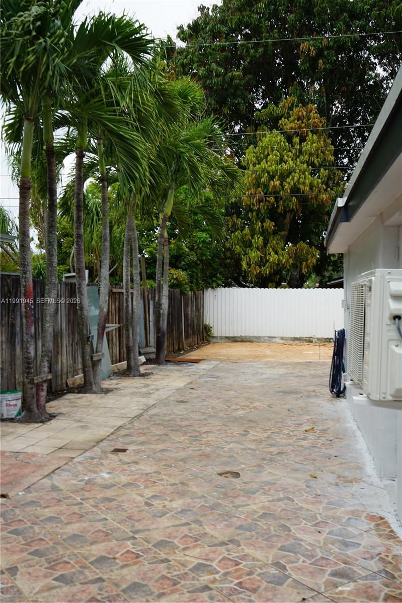 12455 Southwest 185th Terrace Miami, FL 33177 - Photo 35 of 46