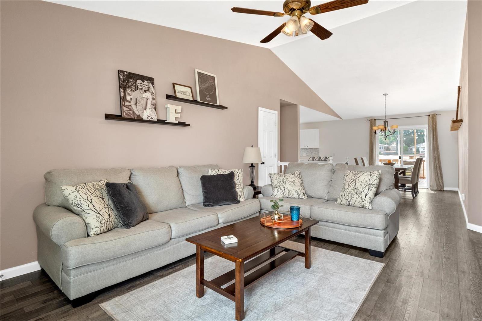 1300 Rachael Lane Waterloo, IL 62298 - Photo 4 of 32