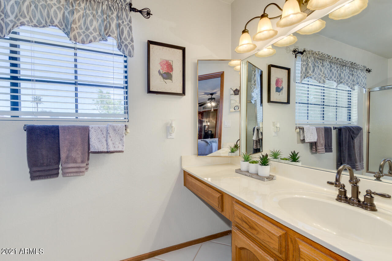 1825 East Ranch Road Tempe, AZ 85284 - Photo 23 of 29 2ND MASTER BATH