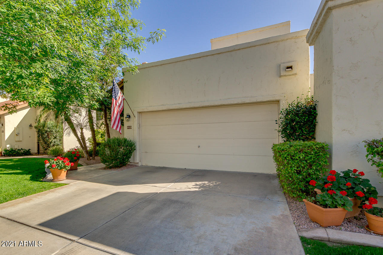 1825 East Ranch Road Tempe, AZ 85284 - Photo 3 of 29 VERY WELL MAINTAINED FRONT YARDS