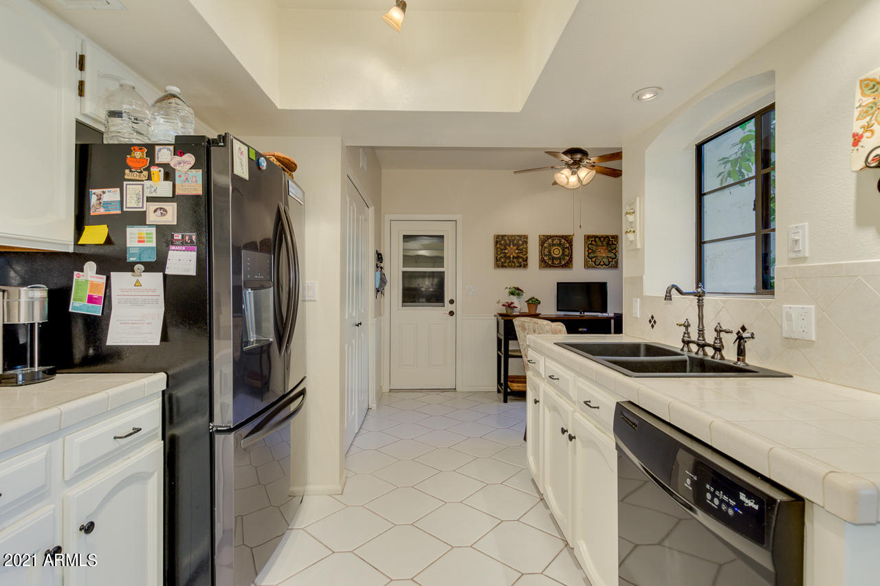 1825 East Ranch Road Tempe, AZ 85284 - Photo 10 of 29 NICELY UPGRADED