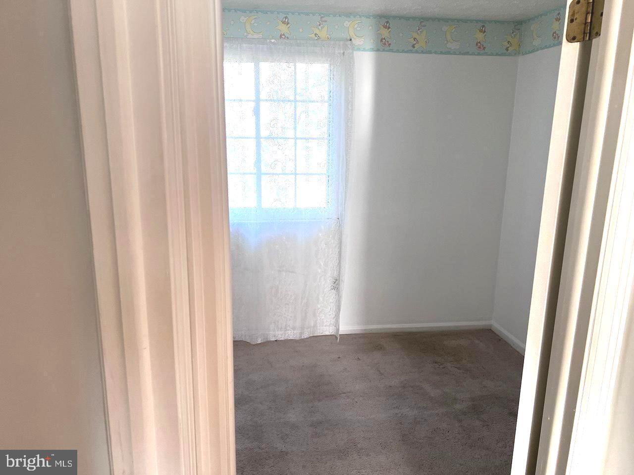 11038 Outpost Drive North Potomac, MD 20878 - Photo 18 of 39 third bedroom