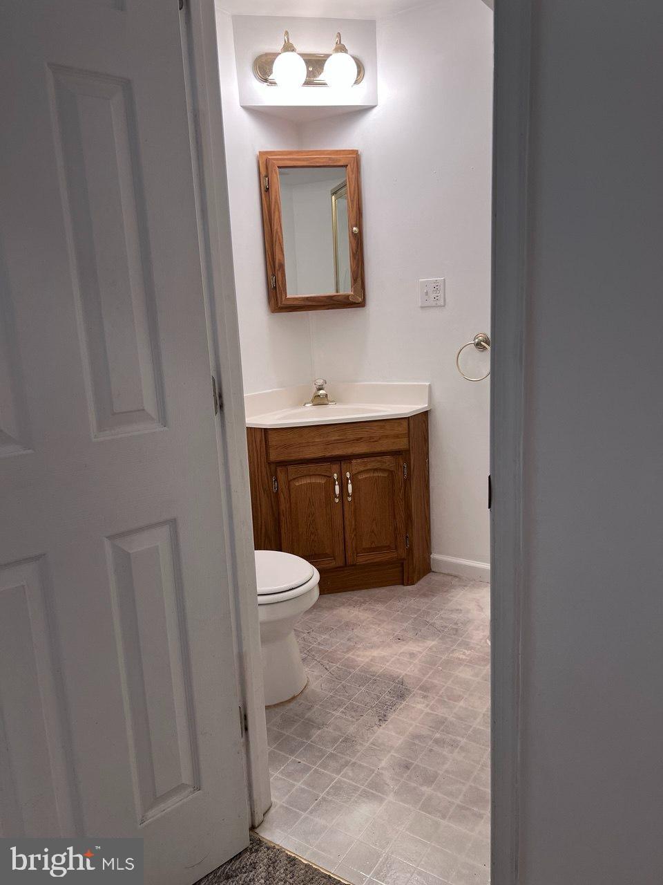 11038 Outpost Drive North Potomac, MD 20878 - Photo 25 of 39 basement full bathroom
