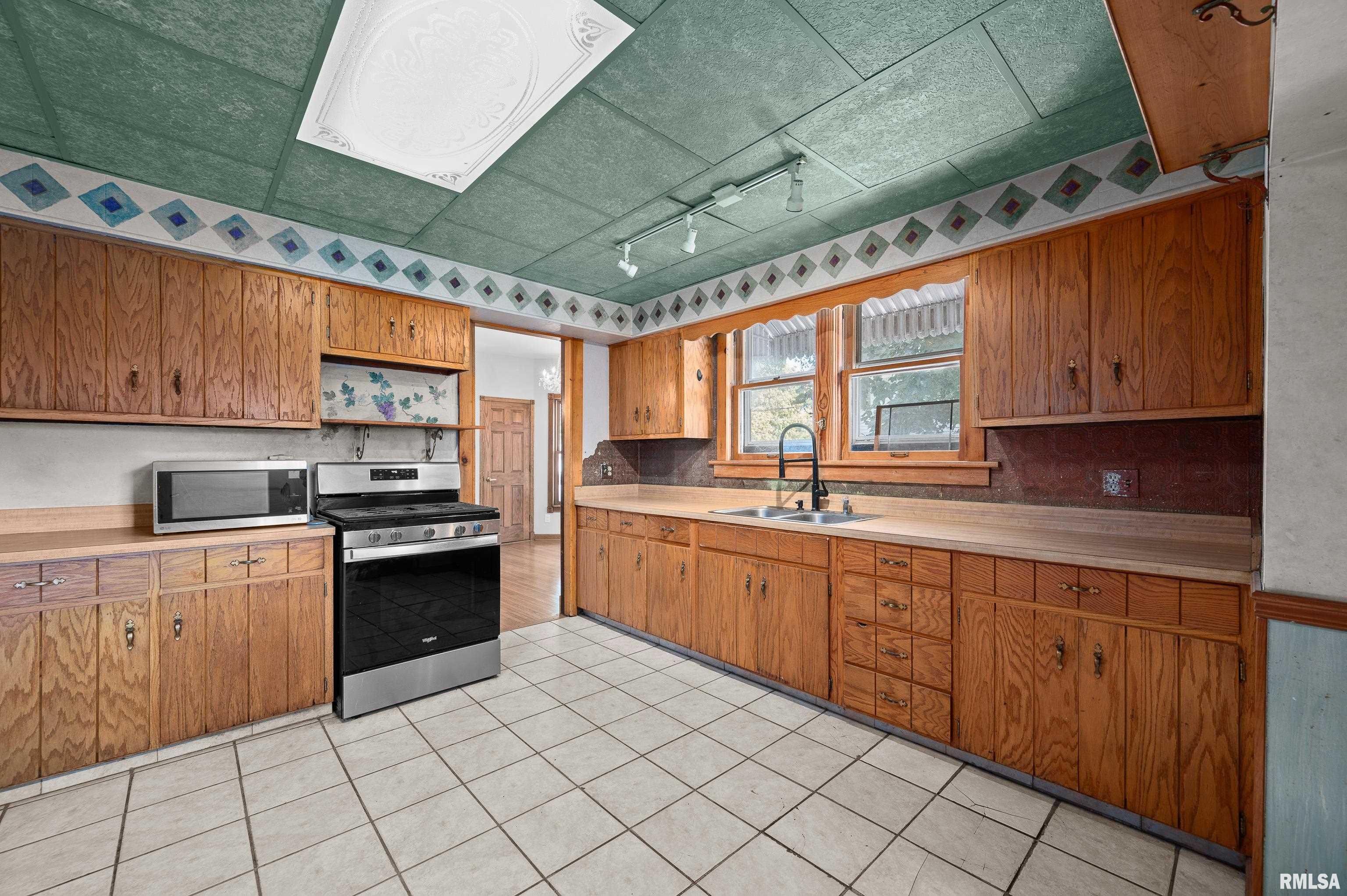 517 West 1st Street Kewanee, IL 61443 - Photo 11 of 26