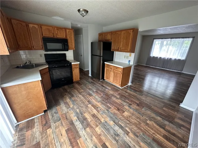 $999,000 | 3055 McKinley Parkway, Hamburg, NY 14219