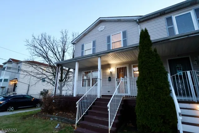 $2,900 | 124 Dickerson Street, Newark, NJ 07107