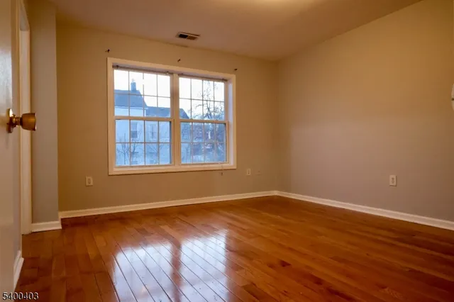 $2,900 | 124 Dickerson Street, Newark, NJ 07107