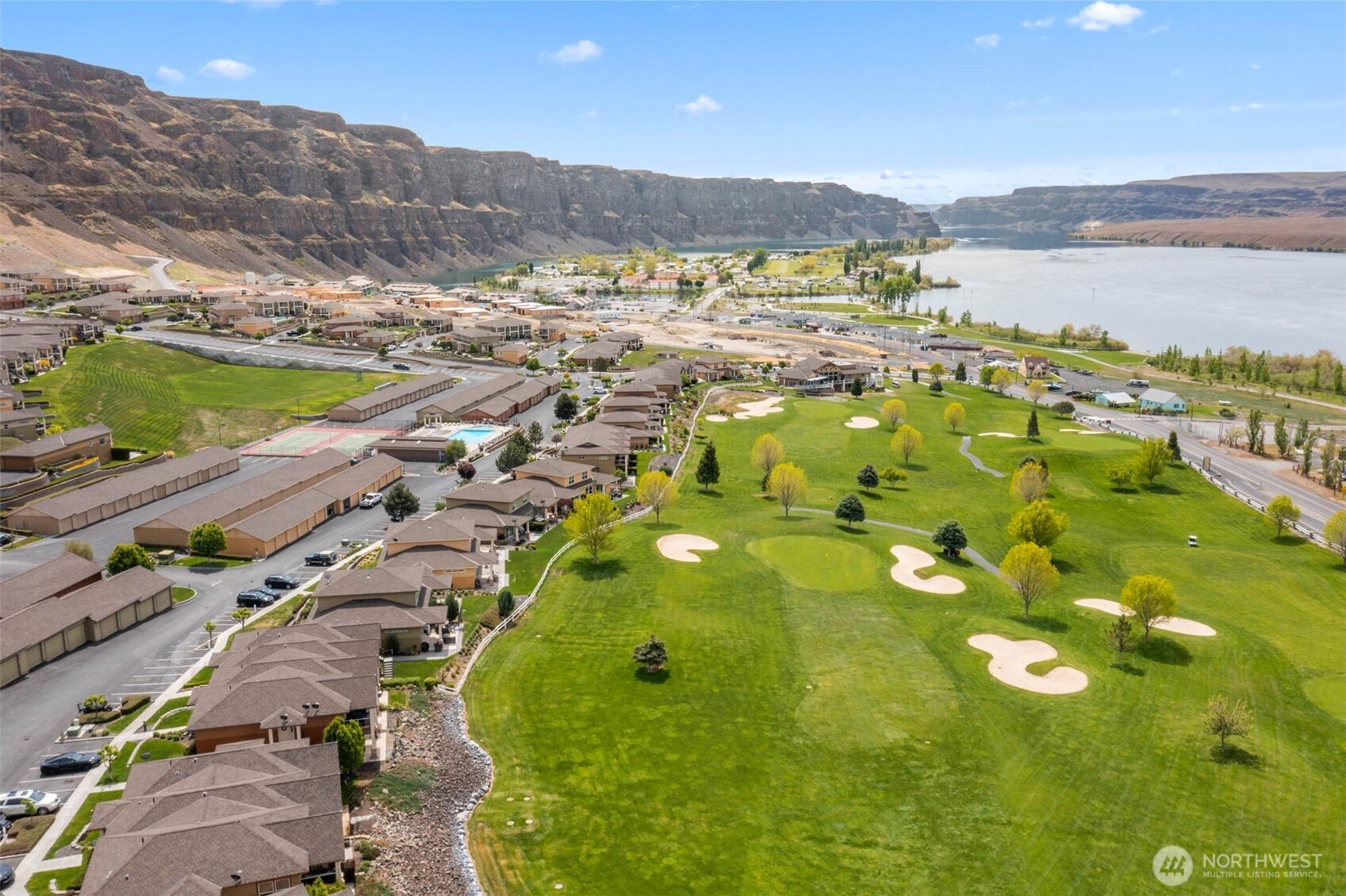 9122 Red Hawk Lane Northwest, Unit A76 Quincy, WA 98848 - Photo 39 of 40 a view of an ocean