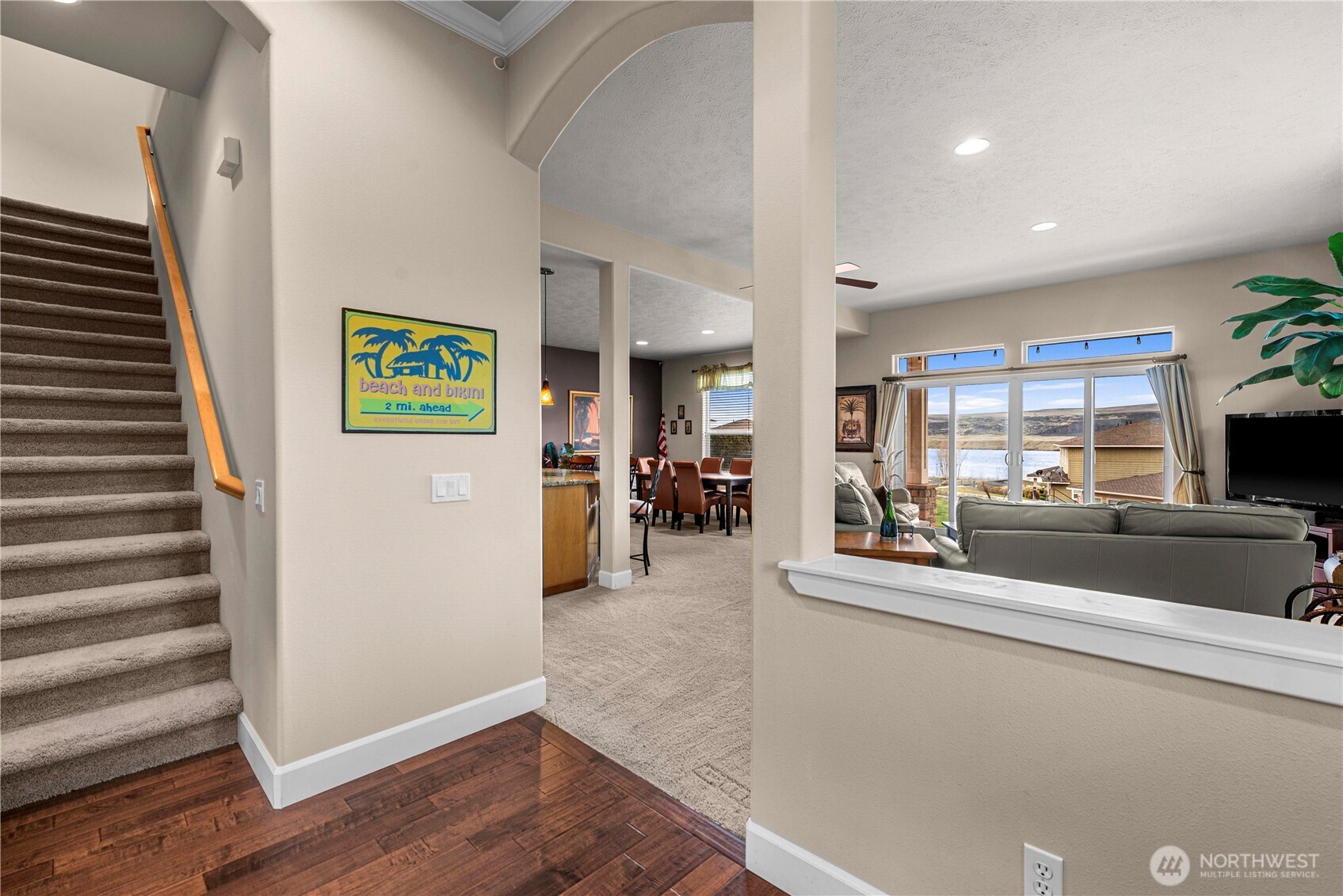 9122 Red Hawk Lane Northwest, Unit A76 Quincy, WA 98848 - Photo 4 of 40 a view of a living room and hardwood floor