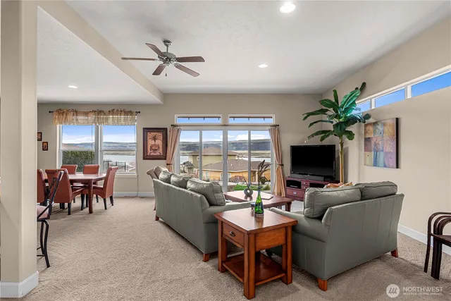 $650,000 | 9122 Red Hawk Lane Northwest, Unit A76, Quincy, WA 98848